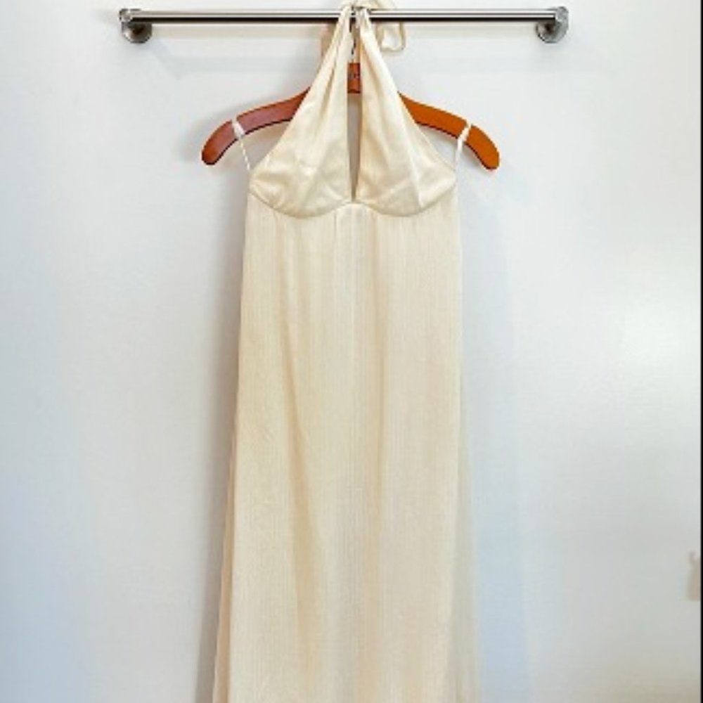 Alice + Olivia Maxi Halter Style Flowy Dress - A Playful Feminine Summer Gown